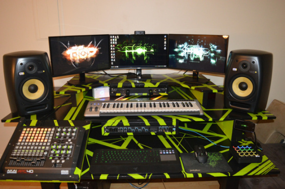 Razerデスク