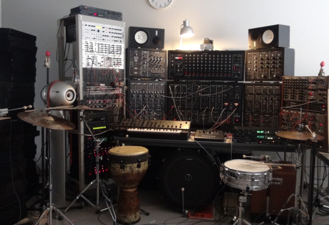 ロボットがDrum ‘n’ Bassを演奏している動画が話題